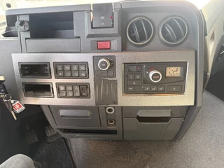Renault T380 2015 - 4X2 - EURO 6 obrazek 16
