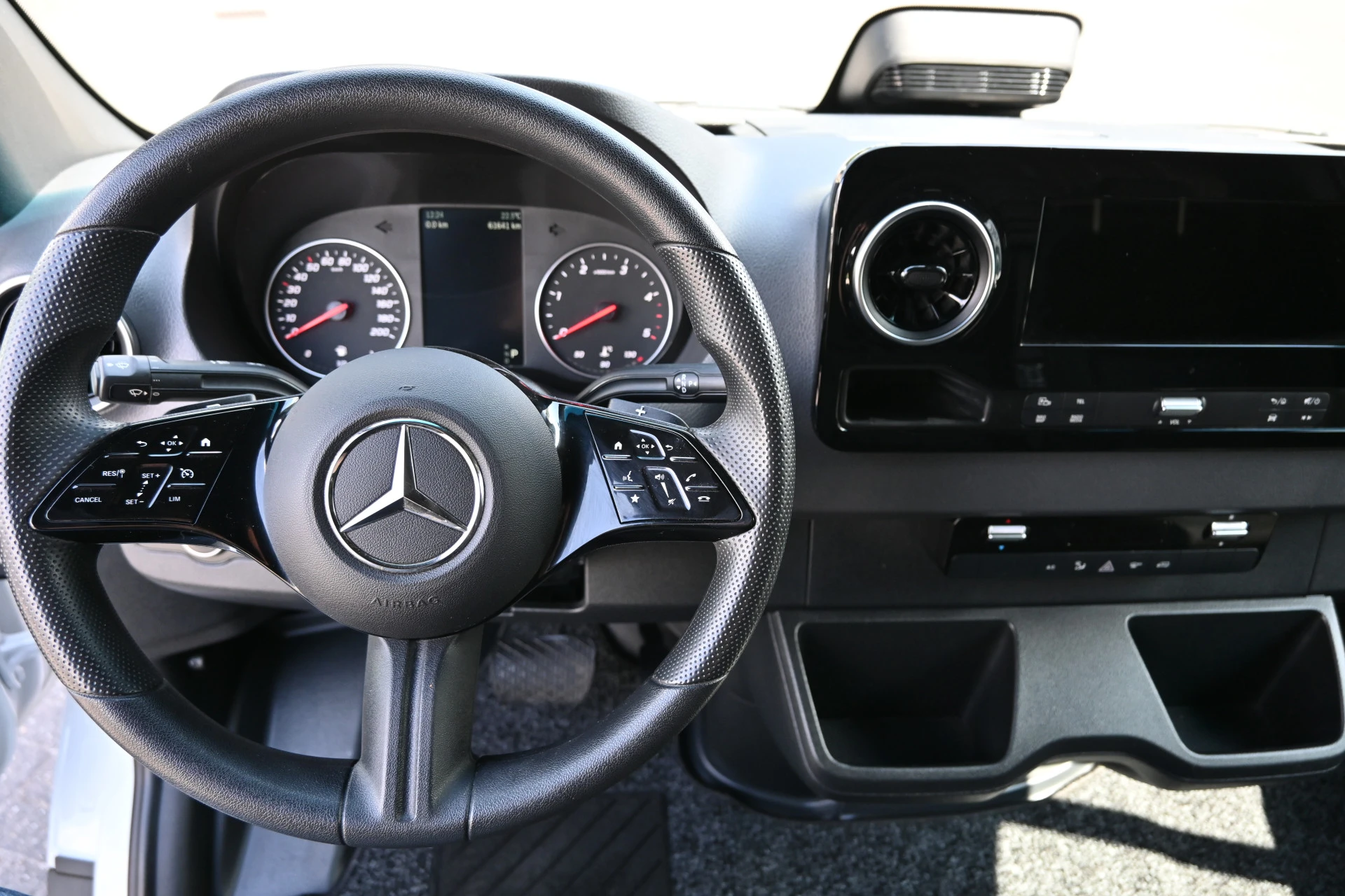 Mercedes-Benz Sprinter 2024 - 317 CDI L3H2 Pro Bild 15