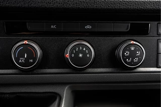 Volkswagen Crafter 2022 - **35 2.0 TDI 177PK | Bakwagen met laadklep | Airco | Adapt.cruise | 3-Zits** bild 19