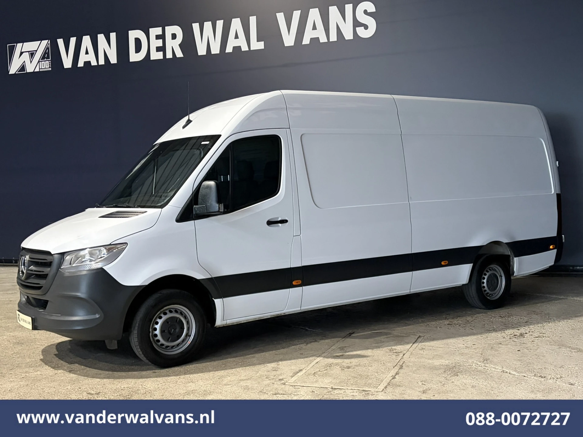 Mercedes-Benz Sprinter 2021 - 317 CDI 170pk L3H2 Euro6 Airco | 2800kg Trekhaak | Bijrijdersbank afbeelding 8