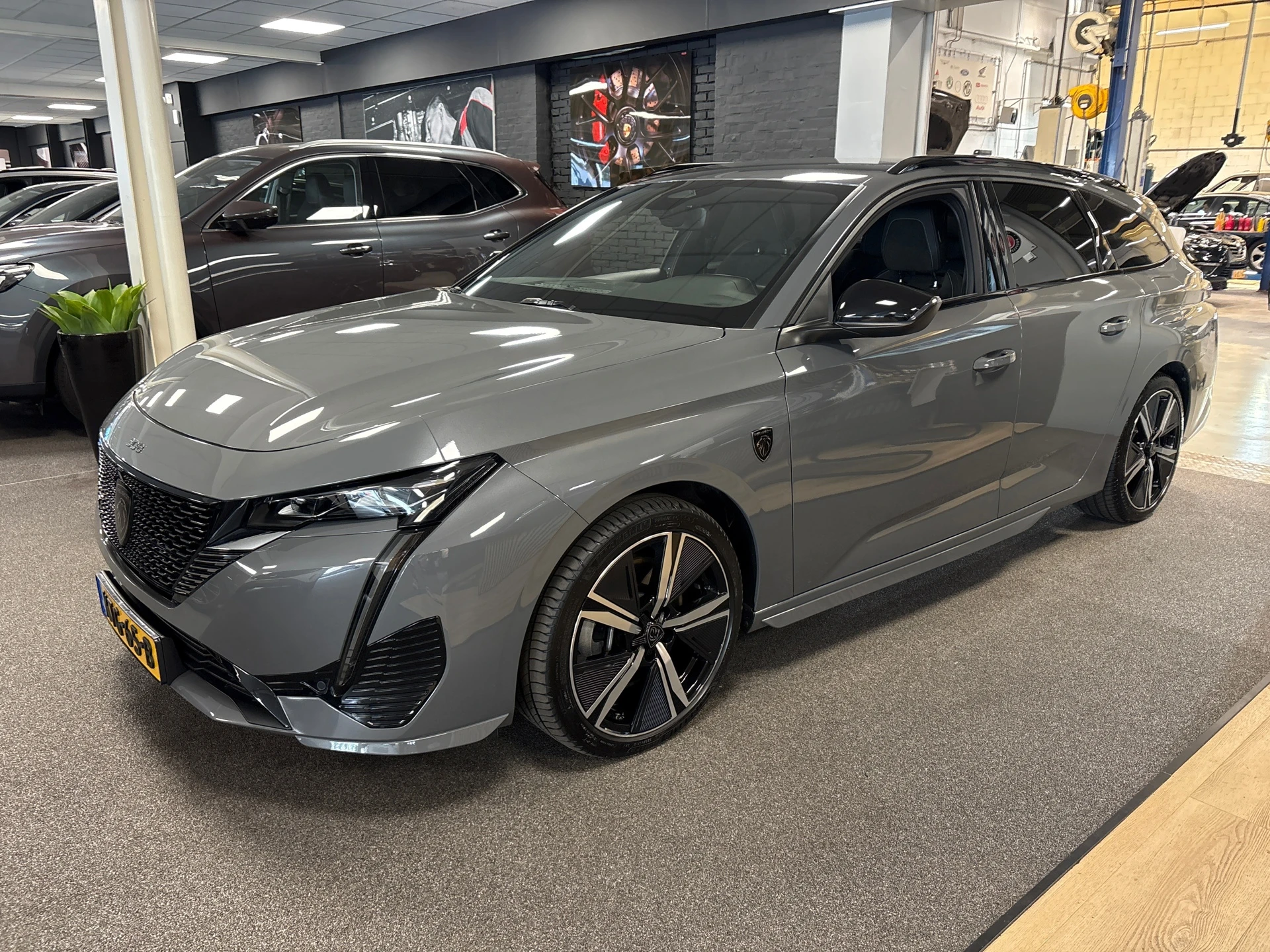 Peugeot 308 2025 - SW 1.6 Plug-in Hybrid 180 Allure Avantage GT/navi/8 jaar fabrieks garantie /camera afbeelding 1