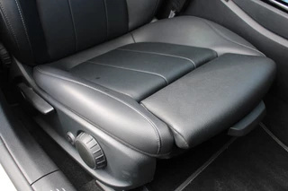 Mercedes-Benz A-Class 2021 - 180 AUT7 Luxury Line LEDER SFEER WIDESCREEN CAMERA image 19