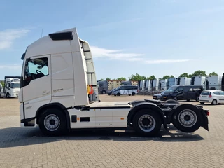 Volvo FH 2023 - 13.500 Globetrotter XL 6x2 - Retarder - Full air - Leather - Camera imagen 4