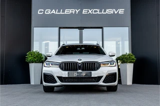 BMW 5 Serie 2021 - Touring 530i xDrive Business Edition Plus afbeelding 2 miniatuur