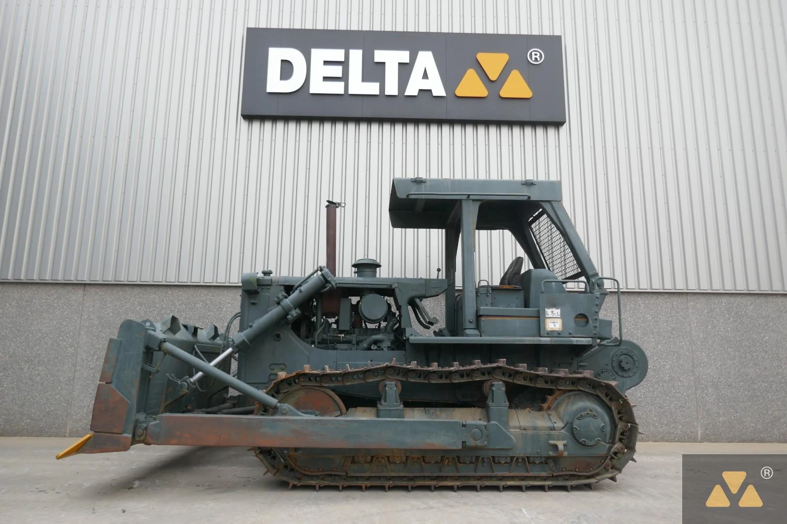 Caterpillar 2009 - D7G Ex-army image 1