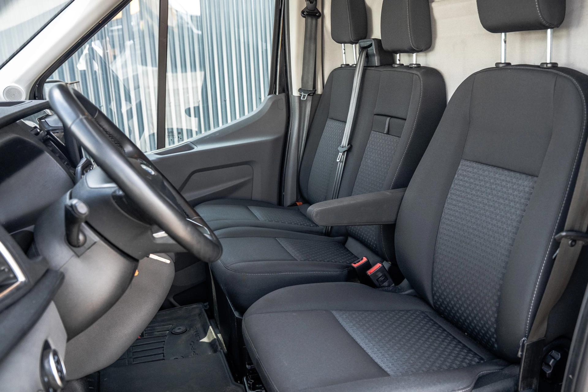 Ford Transit 2023 - 2.0 EcoBlue L3H2 | 170 PK | Automaat | Trekhaak 3.5T | 1e Eigenaar | 360° Camera | Carplay | PDC | Trekhaak afbeelding 12