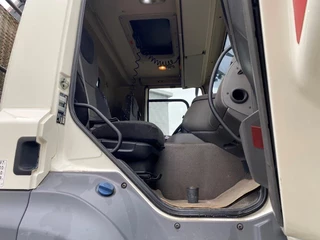 DAF CF410 2014 - / 8X4 / BIG AXLE / FULL-STEEL /2 SIDE TIPPER/ ONLY:363247 KM  / AUTOMATIC / EURO-6 / 2014 image 28