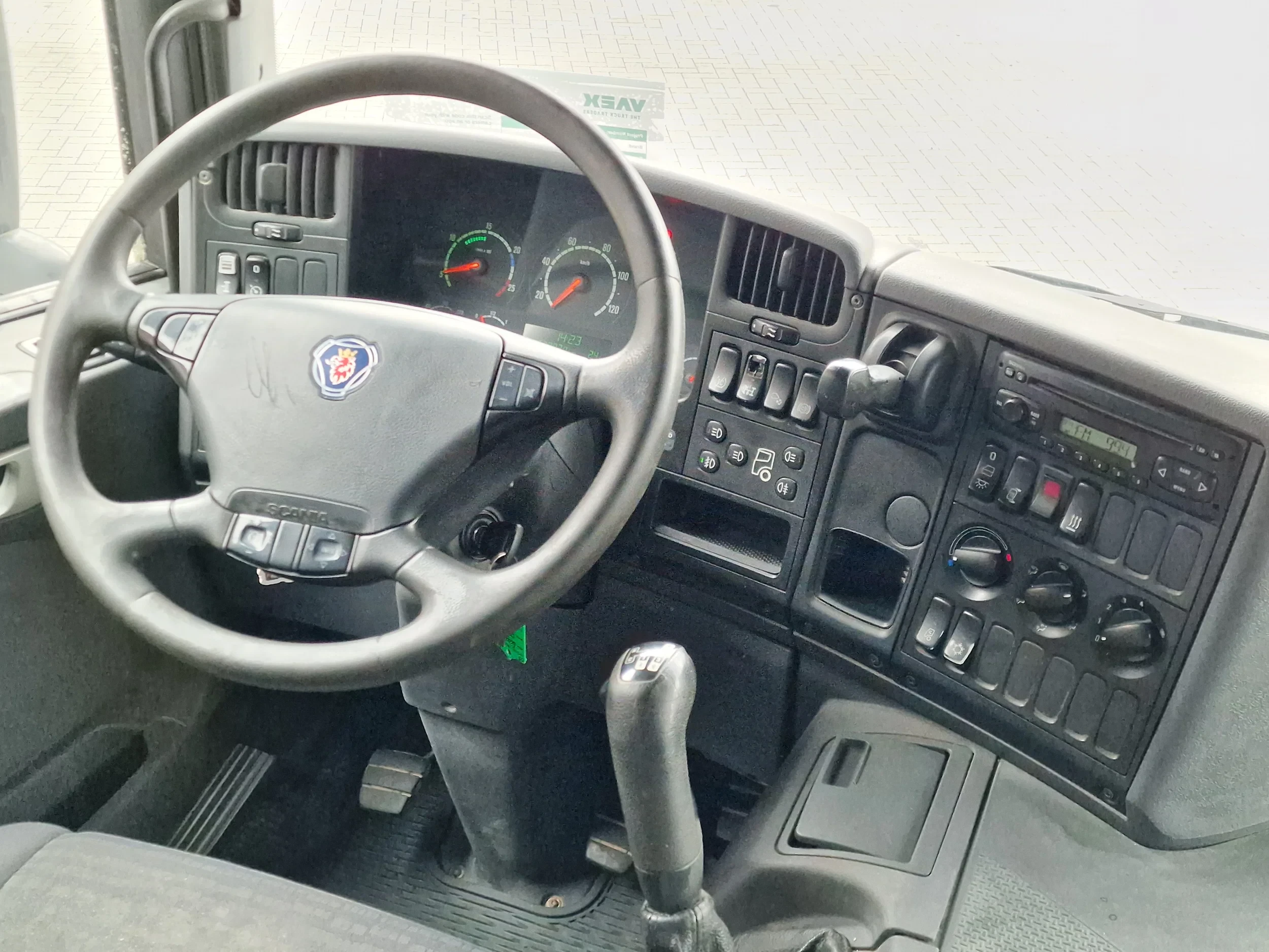 Scania P 2005 - P410 EURO3 - steal / air - manual gearbox - hydraulic afbeelding 11