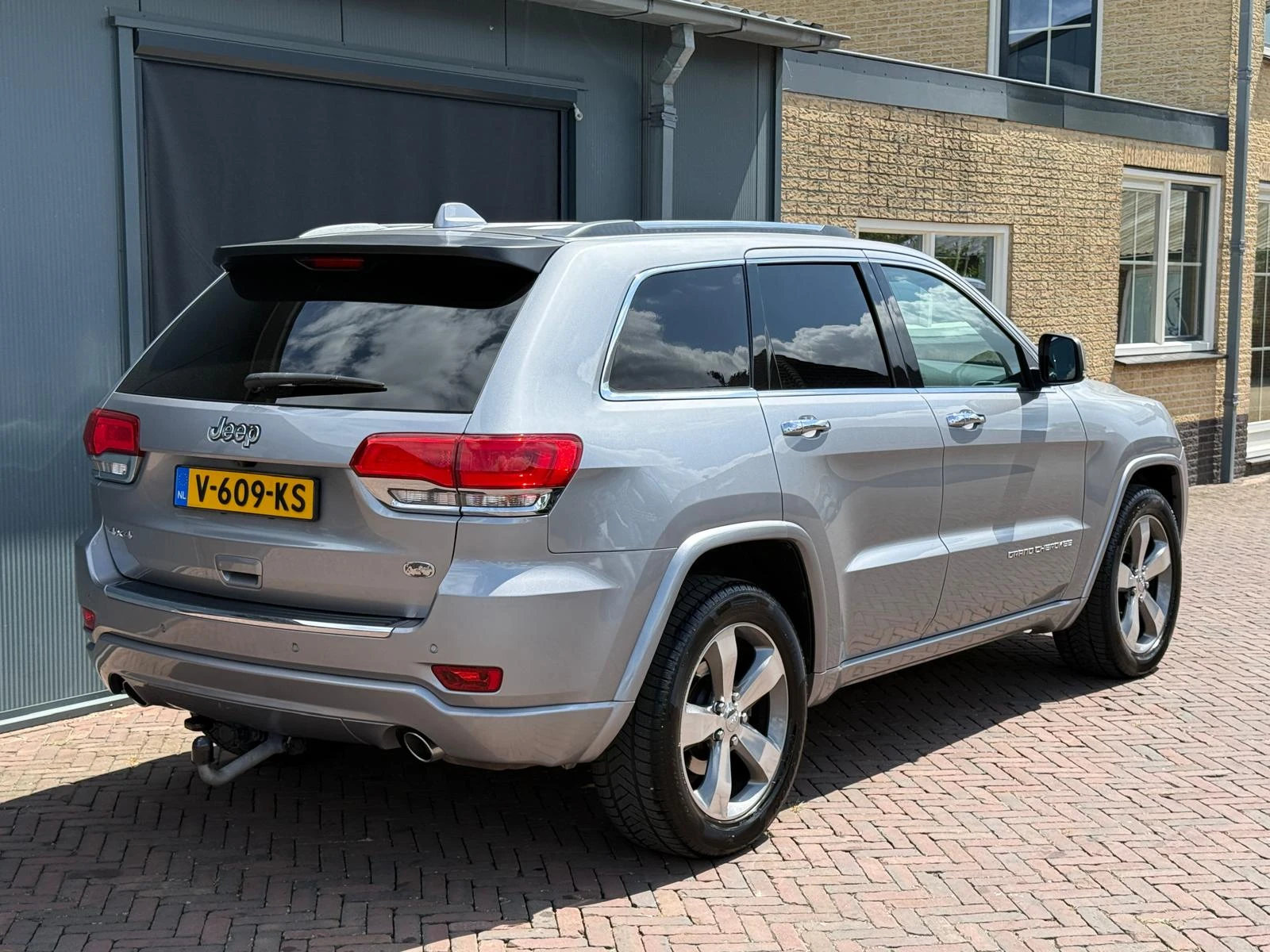 Jeep Grand Cherokee 2014 - 3.0 V6 CRD Overland 4x4 Grijskenteken Pano Luchtvering Stoelverwarm/verkoel. Leer Trekhaak afbeelding 3