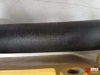 Caterpillar N/A 2022 - Hose + cap engine oil filler + plates Caterpillar obrazek 3
