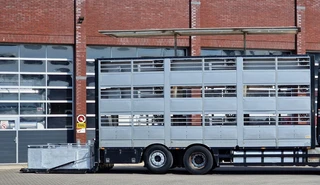 Berdex FH 460 2010 - Berdex 3 deck livestock - Loadlift - Lifting roof - Only box te koop