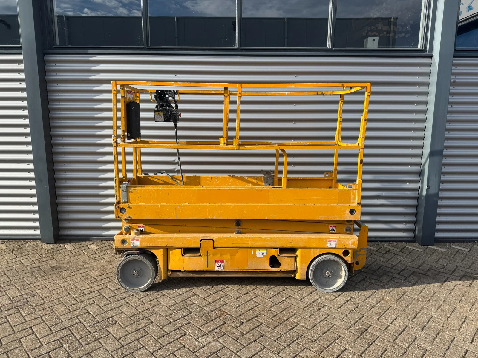 Haulotte 2011 - Compact 8 Hoogwerker Schaarhoogwerker Schaarlift (2011) image 1