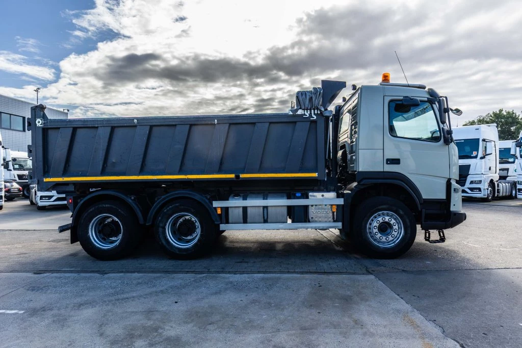 Volvo 2011 - FMX 460 - TIPPER / TRACTOR obrázek 6