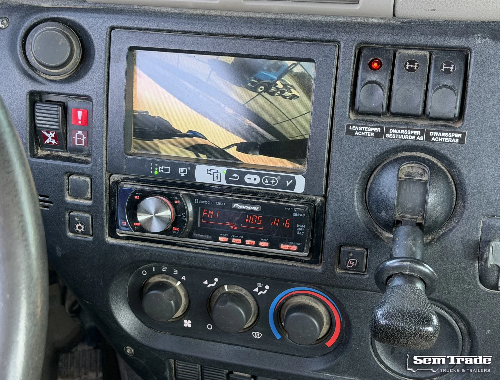 Ginaf X 4241 S 2008 - 8X4 EURO 5 MANUAL GEARBOX 460 HP ONLY 159.500 KM 4-AXLE AIRCO SUPER CONDITION HOLLAND-TRUCK afbeelding 10