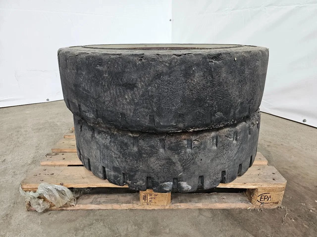 Michelin FULL RUBBER Bild 2