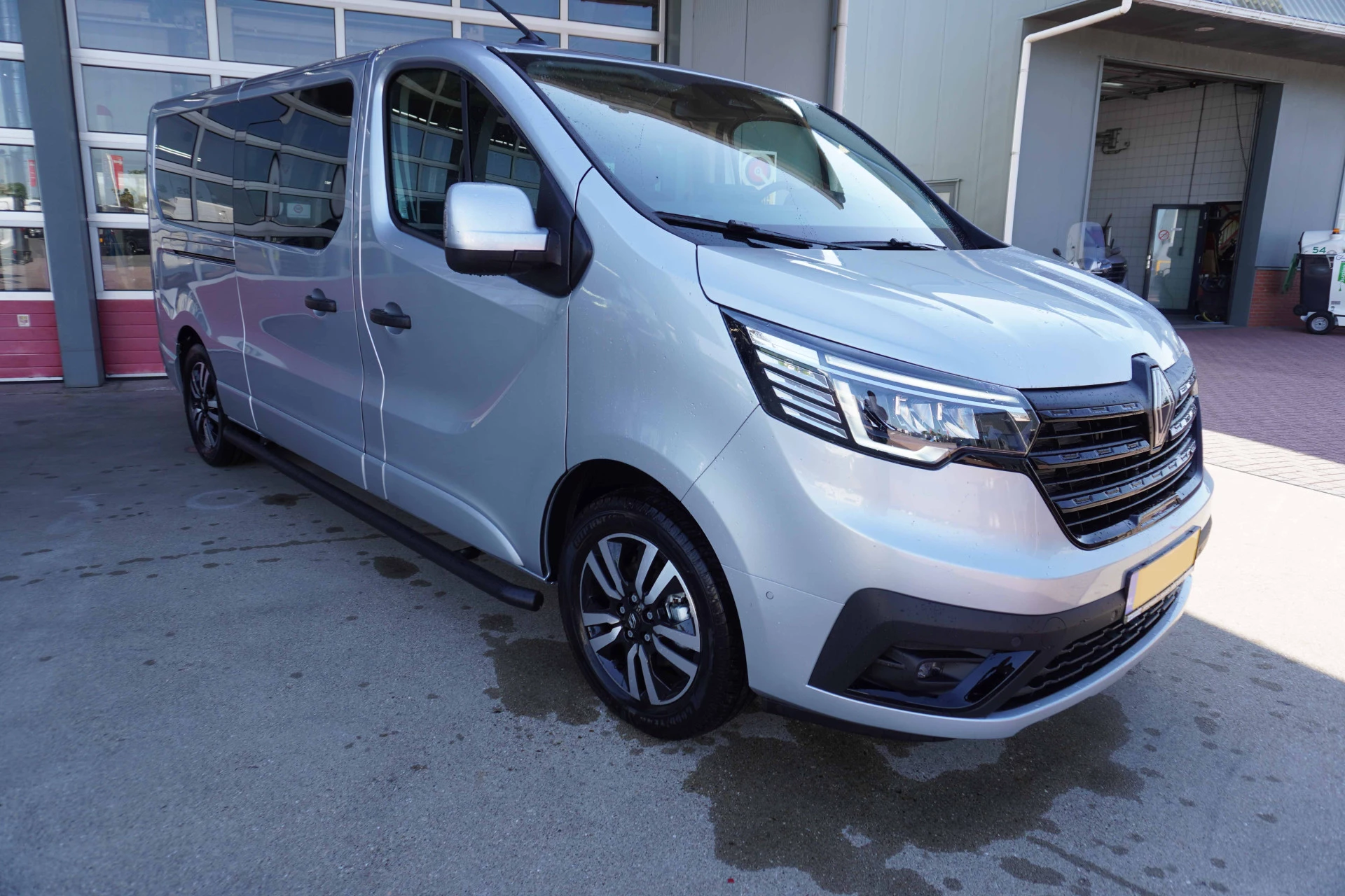 Renault Trafic 2024 - 2.0 Blue dCi 170PK T29 L2H1 Extra Anniversary DC Automaat Bild 2