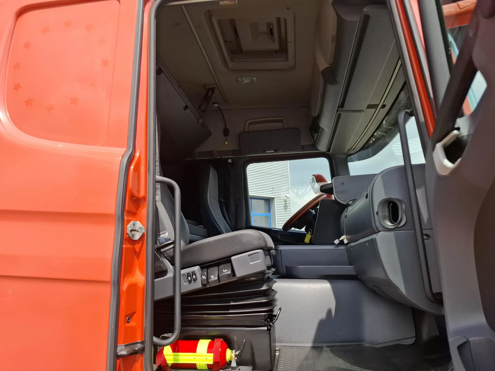 Scania G 2014 - G450 / ADR / RETARDER / DOUBLE TANK / FRIDGE / FULL-AIR / AUTOMATIC / EURO-6 / 2014 Bild 27