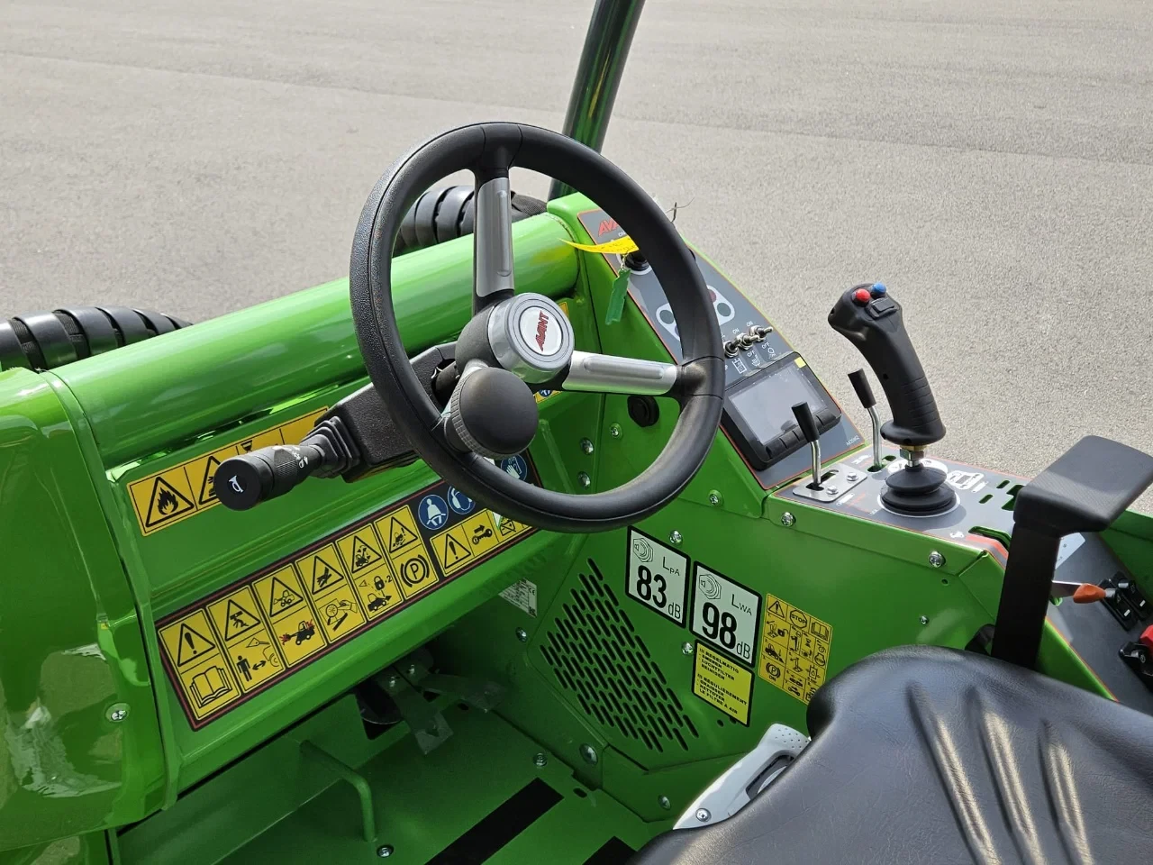 Avant 2025 - 645i Rental mini-shovel afbeelding 25