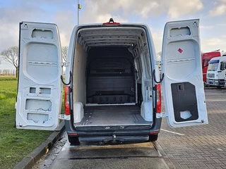 Mercedes-Benz Sprinter 2018 - 214 изображение 12