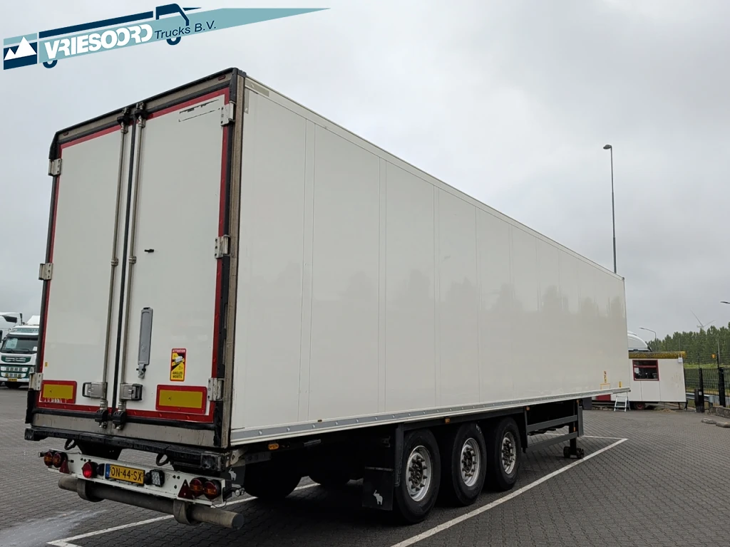 Schmitz Cargobull 2015 - BLOEMENUITVOERING zdjęcie 3