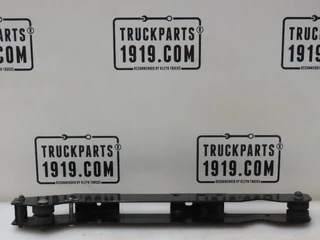 Volvo - 21244610 Steun side skirt Volvo en venta