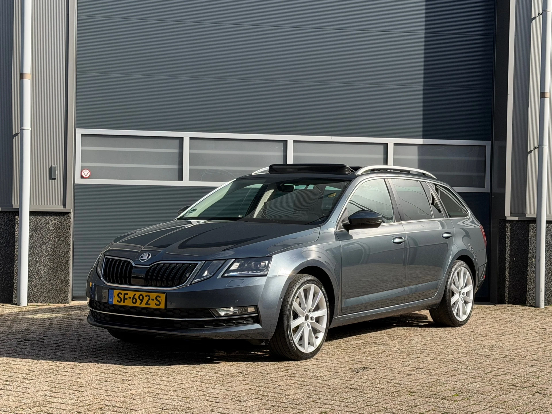 Škoda Octavia 2018 - Combi 1.0 TSI Greentech Style Business bj.2018 Pano|Navi|Carplay|Pdc|Nap. afbeelding 1