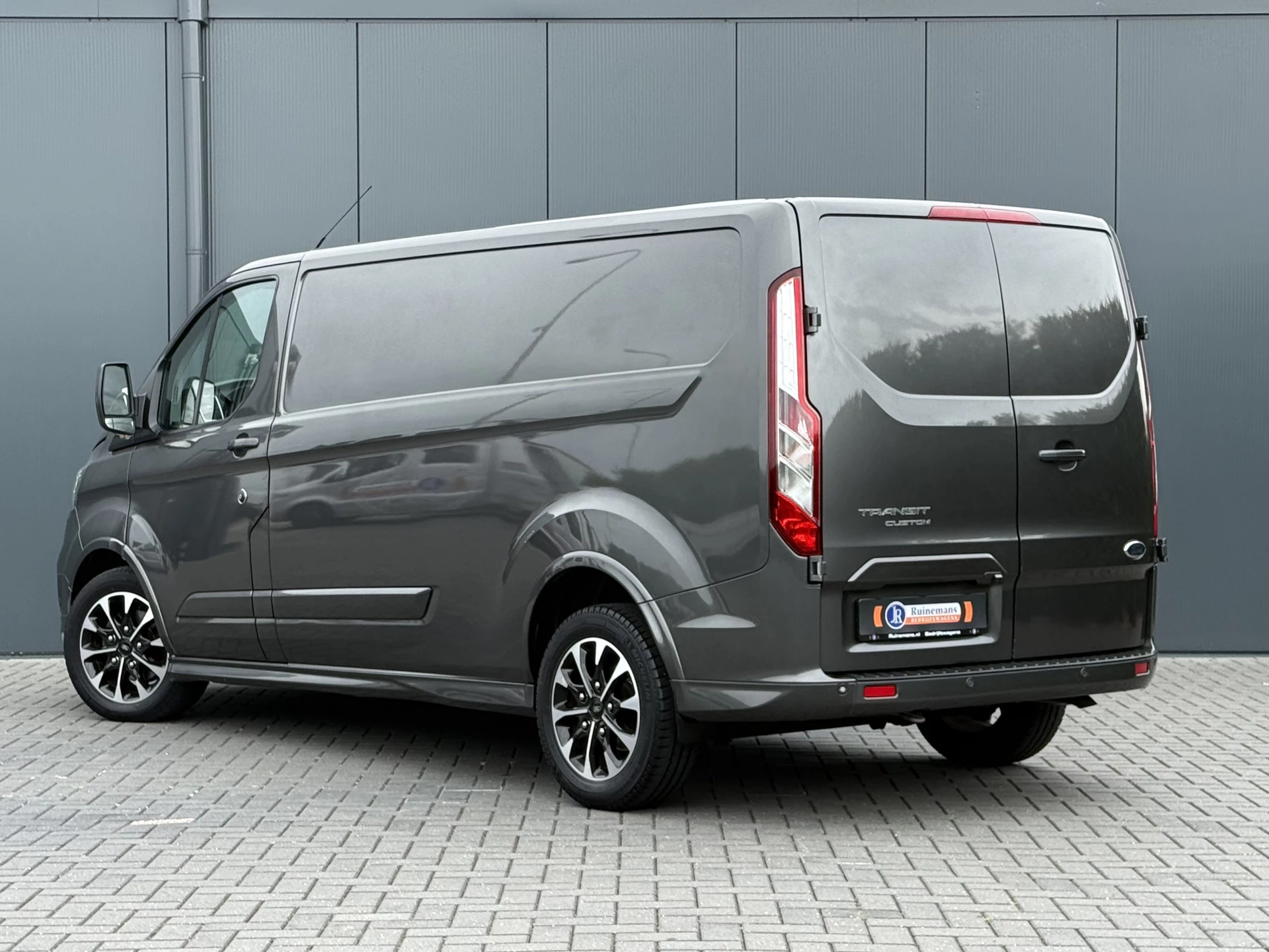 Ford Transit Custom 2020 - 2.0 TDCI 185 PK SPORT / AUTOMAAT / L2H1 / CAMERA / CRUISE / AIRCO / STOELVERW / 17" LMV / LED Bild 5