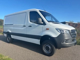 Mercedes-Benz Sprinter 2024 - 319CDI L2H1 4X4 Automaat Airco Camera Trekhaak Apple CarPlay NIEUW BPM VRIJ bild 3