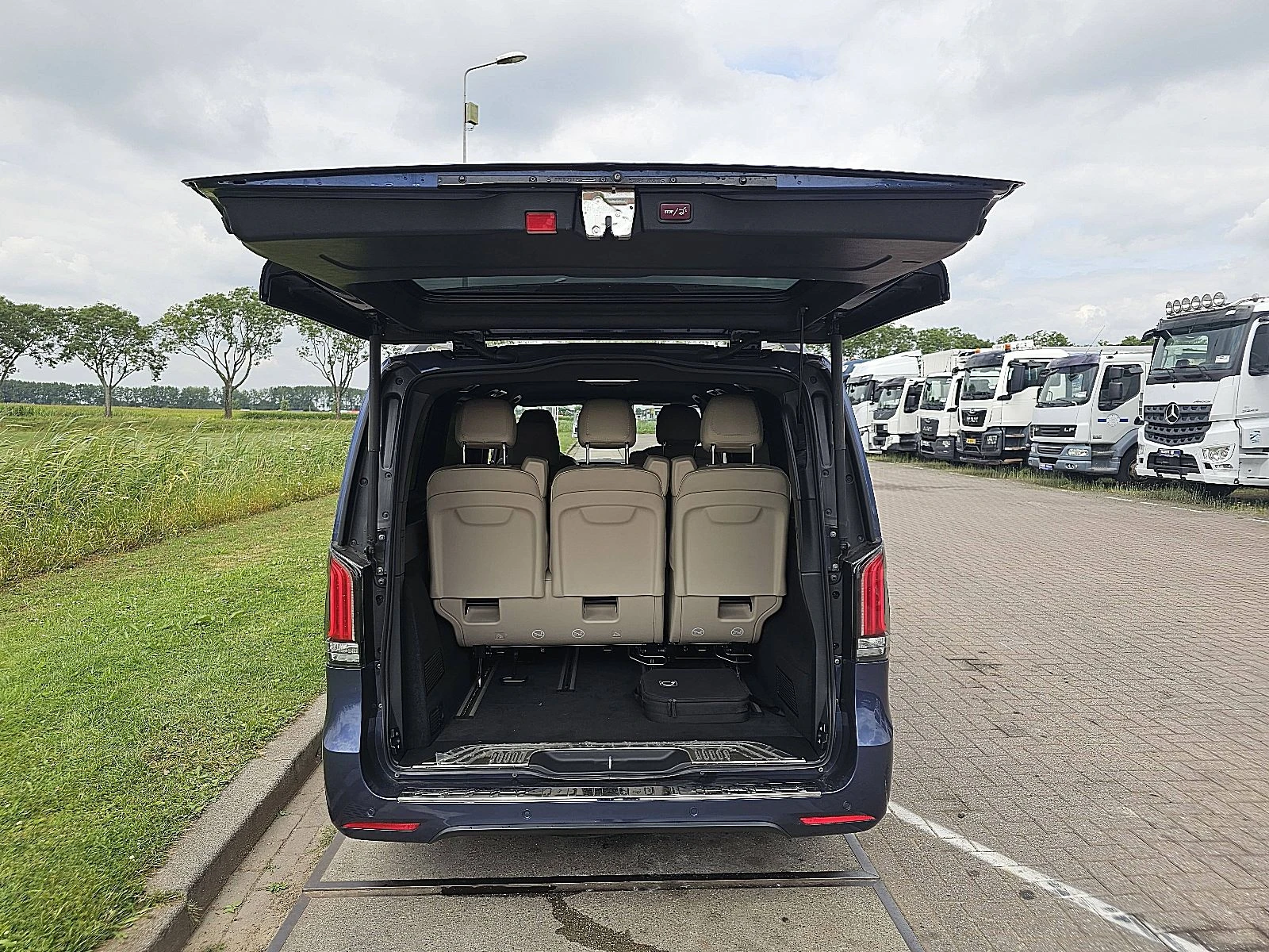 Mercedes-Benz EQV 2024 - 300 afbeelding 14