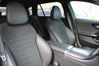Mercedes-Benz C-Class 2023 - Estate 300e AMG Line NIGHT PAKKET DISTRONIC SFEER CARPLAY CAMERA MULTIBEAM 19'' obrazek 13