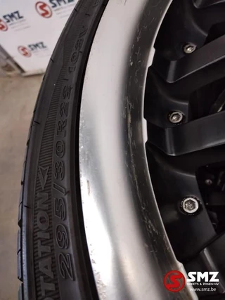 Volkswagen N/A - Occ Band 295/30R22 103V Roadian HP Nexen set image 5