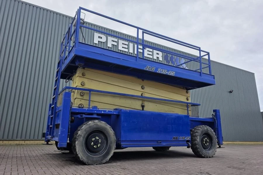 JLG 2008 - 210-25 Diesel, 4x4 Drive, 23m Working Height, 1000 image 1