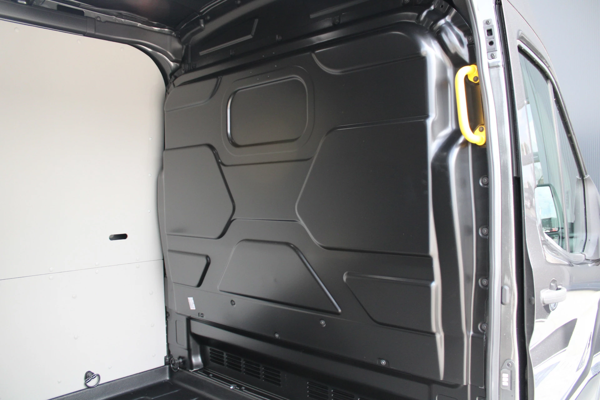 Ford Transit 2024 - 350 2.0 TDCI L2H2 Trend 130pk - Facelift - Adaptive Cruise - Navigatie - Blind Spot - 360 Camera - Stoel - Stuurverwarming - Rijklaar obrázek 7