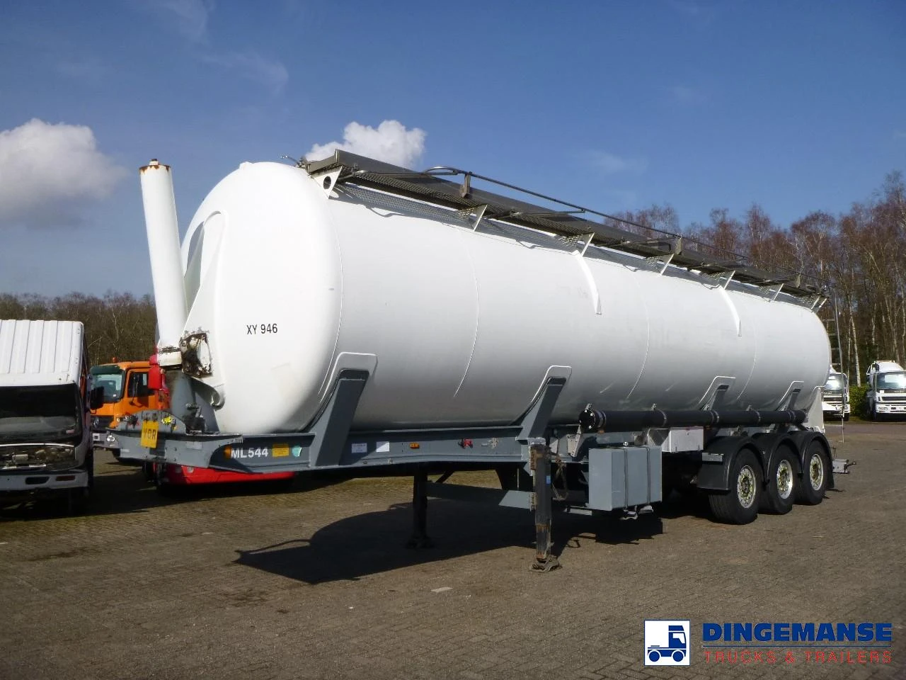 Gofa Powder tank alu 58 m3 (tipping) 2002 image 1