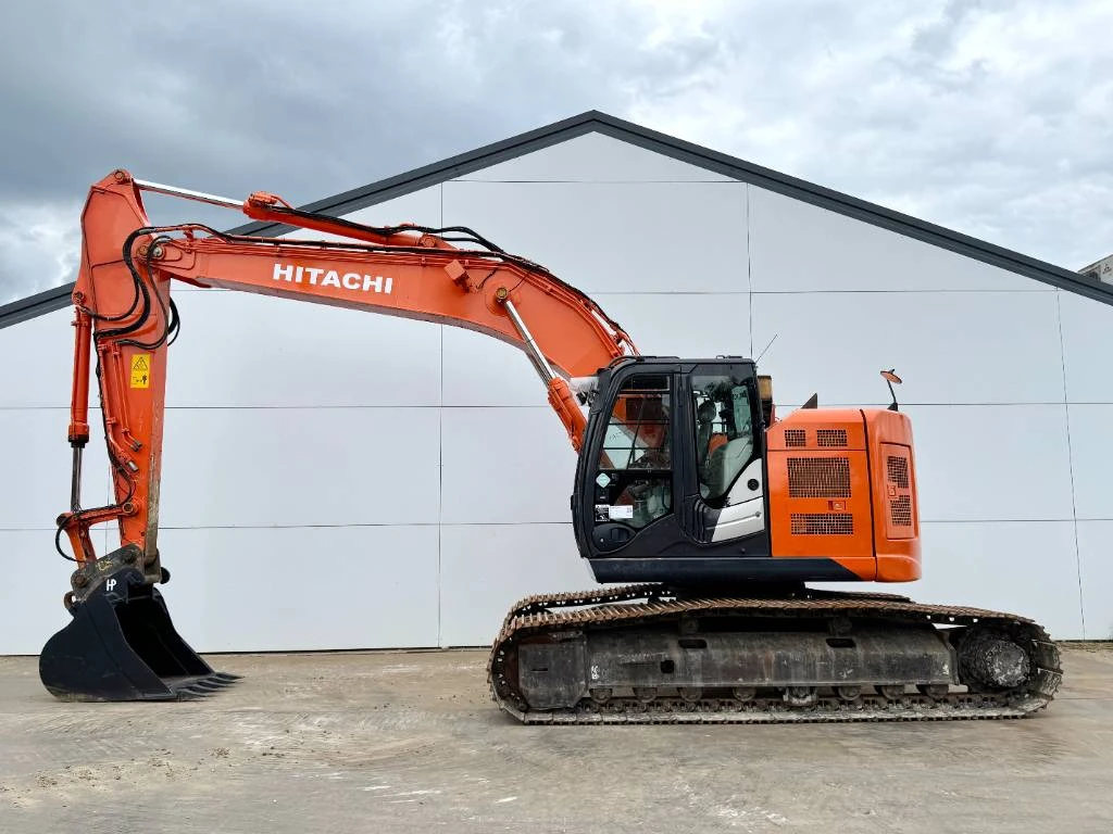 Hitachi 2016 - ZX225 US LC-5 B - Automatic Greasing / Camera afbeelding 1
