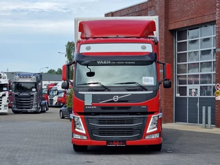 Volvo FM 2018 - 370 Globetrotter 6x2*4 - Box with sidedoors - Loadlift - Full air - Euro 6 zdjecie 2