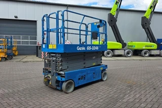 Genie 2015 - GS3246 Electric, Working Height 11.75 m, 318kg Cap image 2 miniature