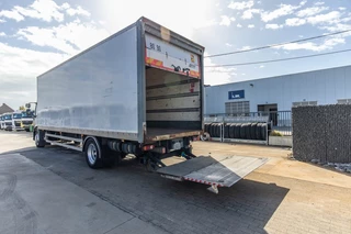 Renault N/A 2012 - MIDLUM 270 (18t) DXI + Dhollandia image 12