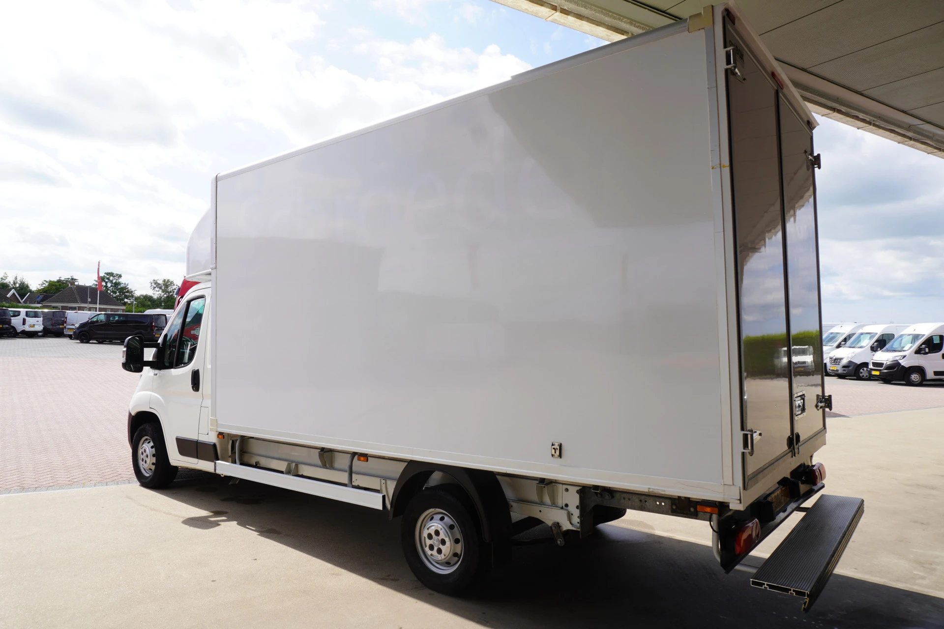 Peugeot Boxer 2018 - 335 2.0 BlueHDI 131PK L3 Pro Meubelbak изображение 7
