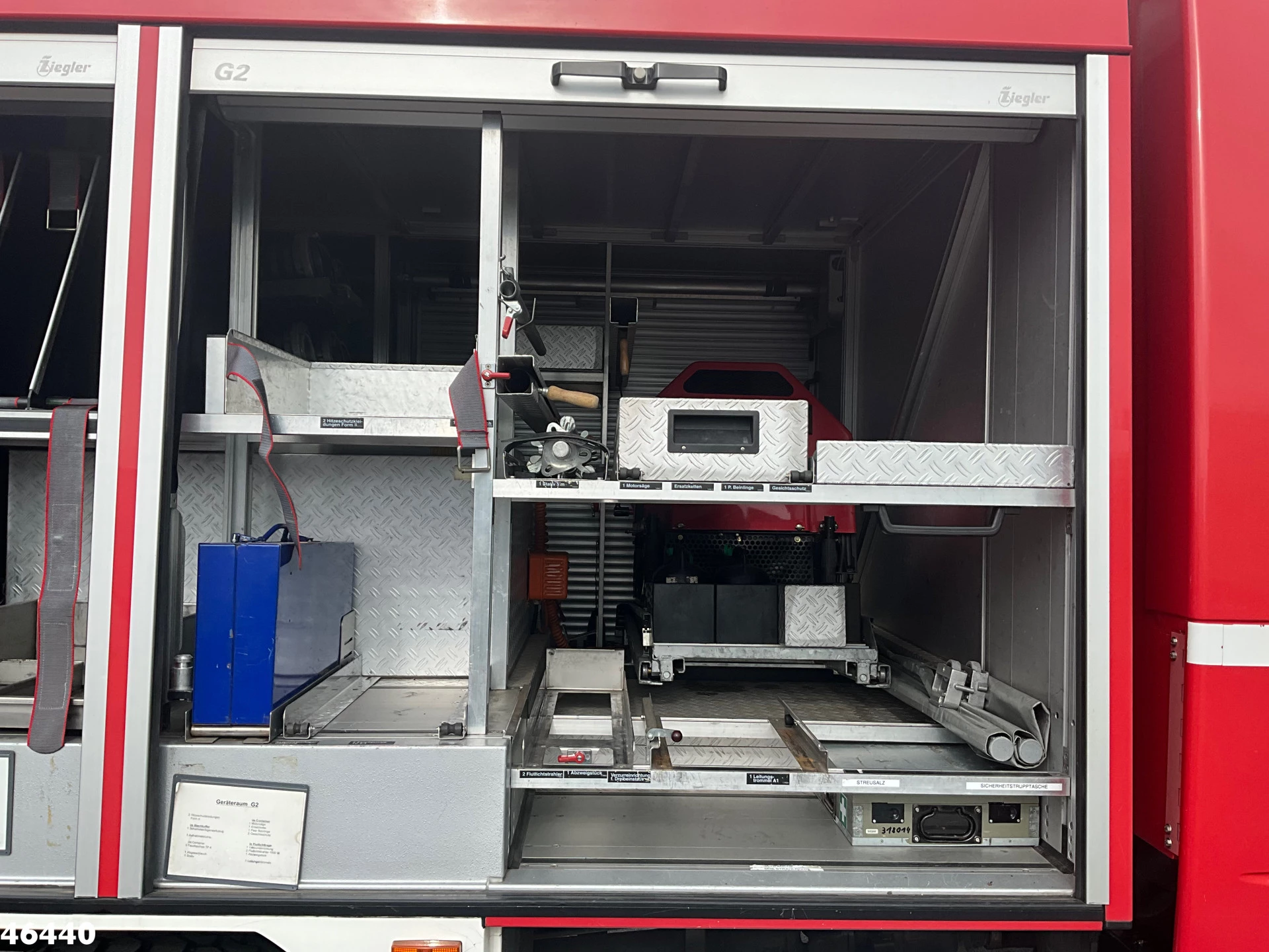 Mercedes-Benz Atego 2002 - 918 4x4 ZIEGLER Brandweer / materiaalwagen Just 20.105 km! image 6