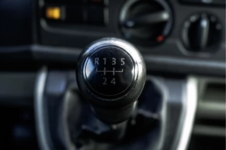 Volkswagen Transporter 2018 - 2.0 TDI L1H2 Comfortline | Airco | Cruise | Trekhaak obrazek 21