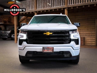 Chevrolet Silverado 2024 - High Country 6.2 V8 420 PK, obrazek 10