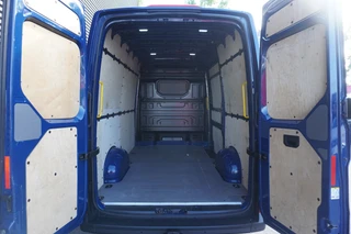 Volkswagen Crafter 2022 - 140pk L3H3/L2H2 Apple Carplay Trekhaak Parkeersensoren Cruise control 3-Zits Stoelverwarming afbeelding 2 miniatuur