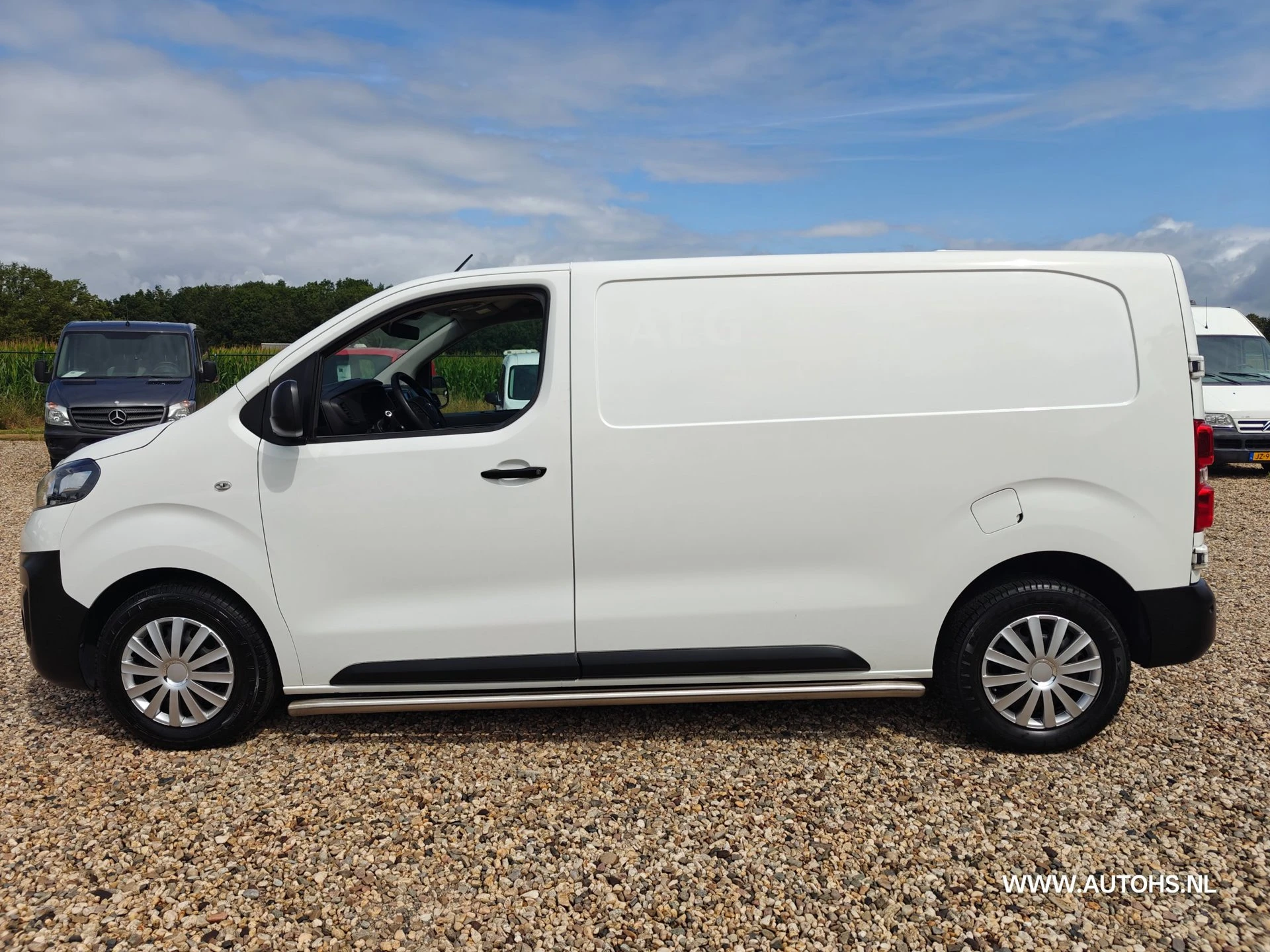 Opel Vivaro 2020 - 1.5 CDTI L2H1 , Werkplaats inrichting , Euro 6 , 1e Eig. Camera , navi , cruise , in pracht staat. afbeelding 2