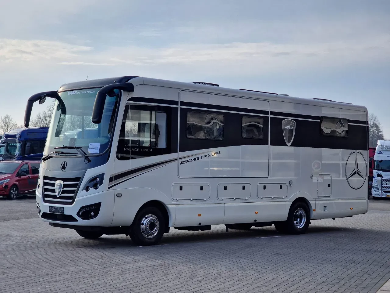 Mercedes-Benz 2018 - Morelo Palace Liner 97 GO Slide-Out 300pk Slide-Out + Smart Garage afbeelding 5
