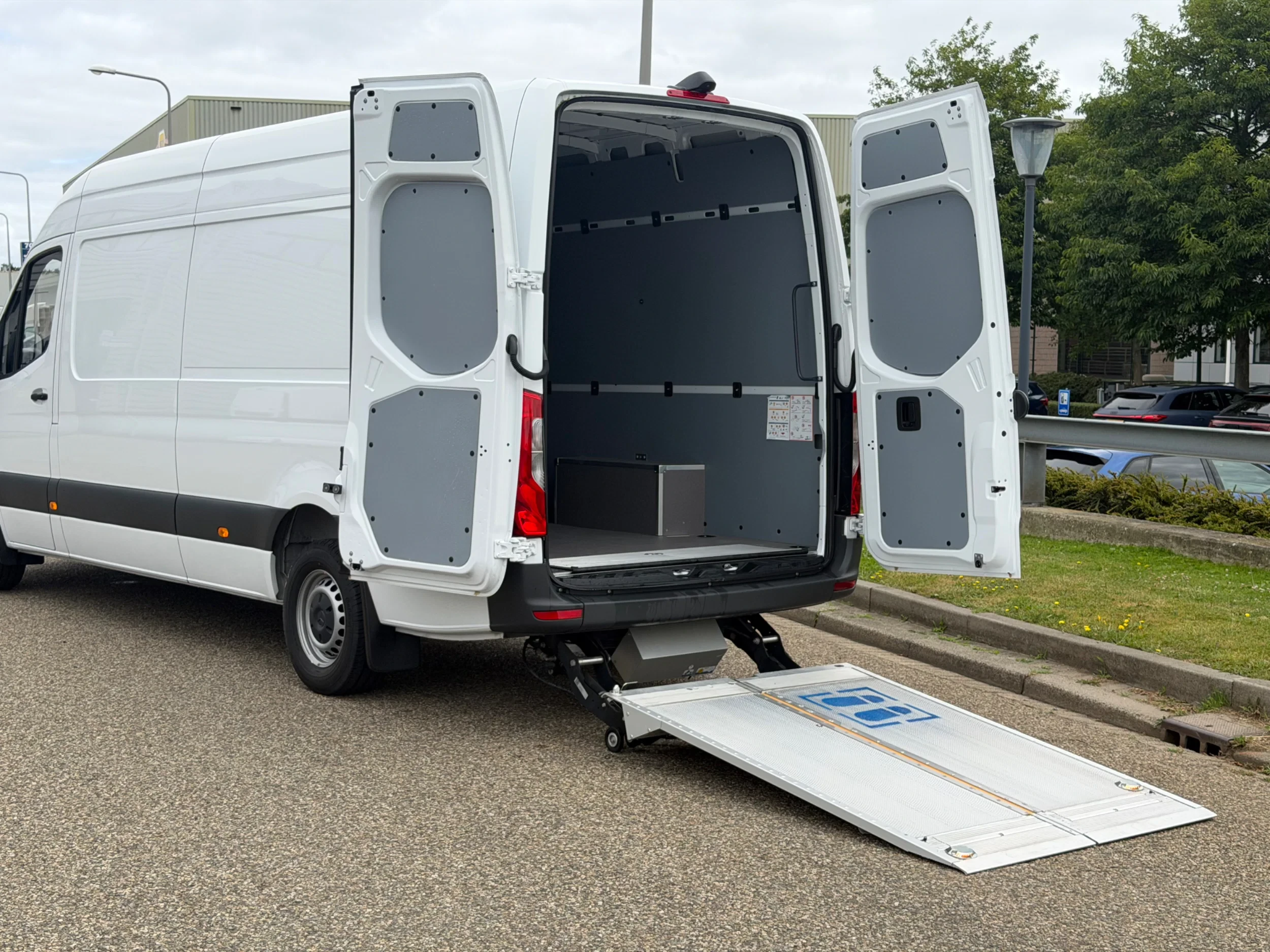 Mercedes-Benz Sprinter 2024 - 317CDI L3H2 Laadklep Airco Cruisecontrol NIEUW BPM VRIJ afbeelding 9