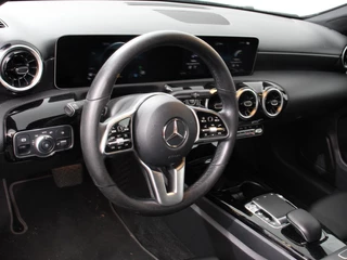 Mercedes-Benz A-Klasse 2020 - 200 163pk Automaat Advantage Proressive Style afbeelding 2 miniatuur