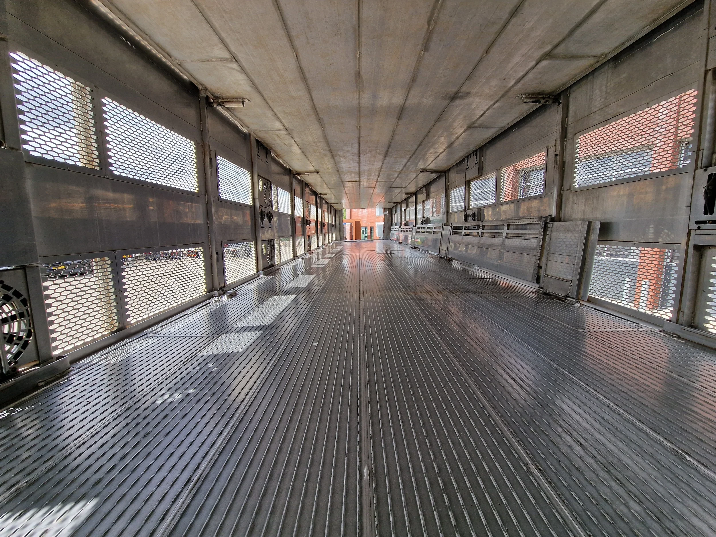 CUPPERS 2013 - 4 stock - new TUV - type 2 - lifting floors - lift / ramp afbeelding 38