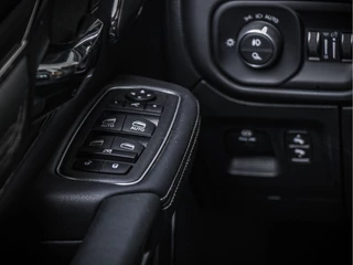 Dodge Ram 1500 2024 - Limited Night image 16