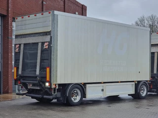 Volvo FH 2013 - 13.460 Globetrotter XL 6x2 - Box with side doors - Loadlift + Kelberg trailer 2012 with loadlift afbeelding 17